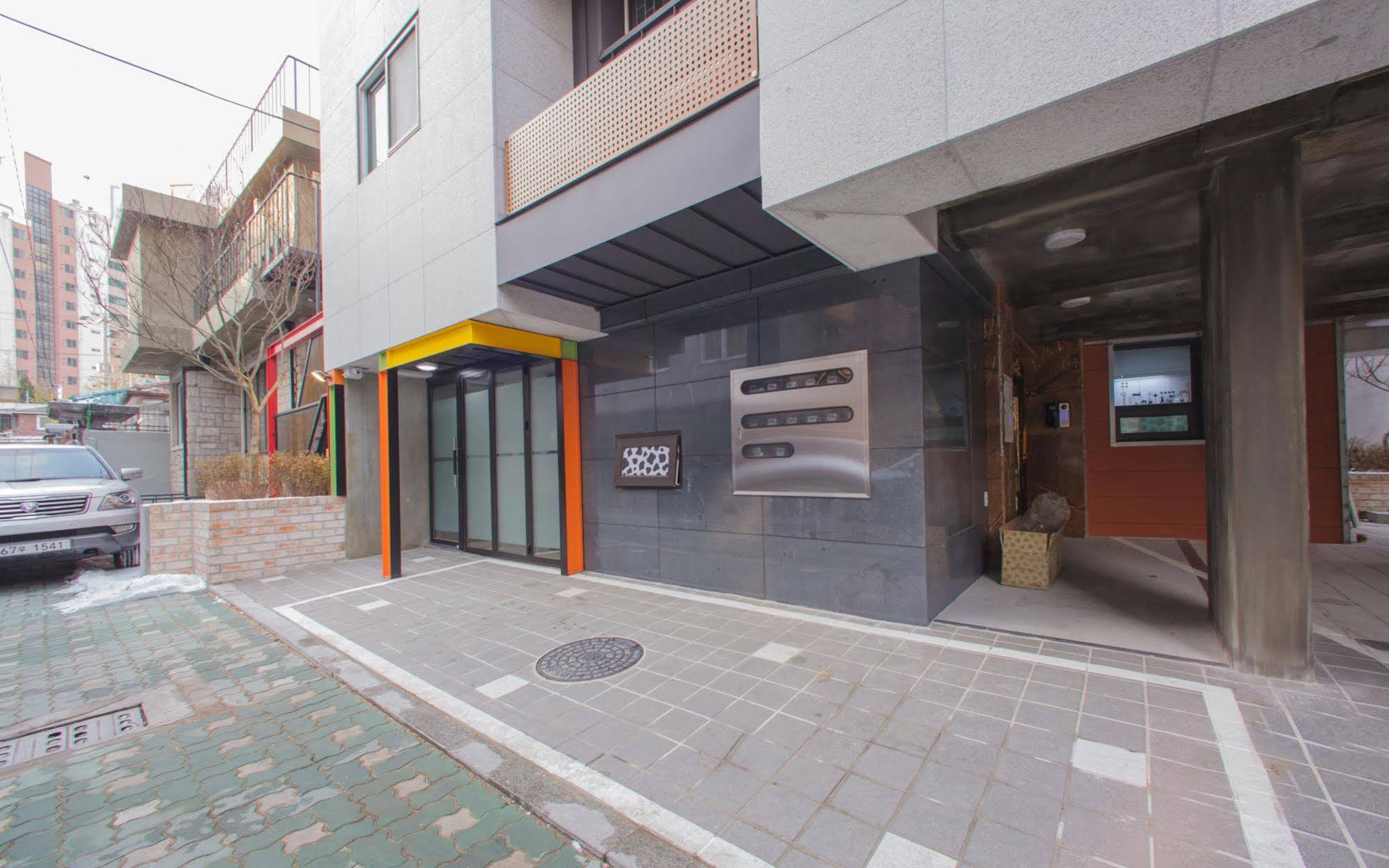 Bb Hongdae Line Hostel Seoul Exterior photo